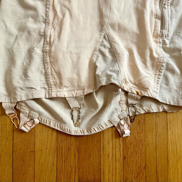 Late 1930s Vintage All in One Step in Corset Girdle by Flexees - Picture 13 of 16